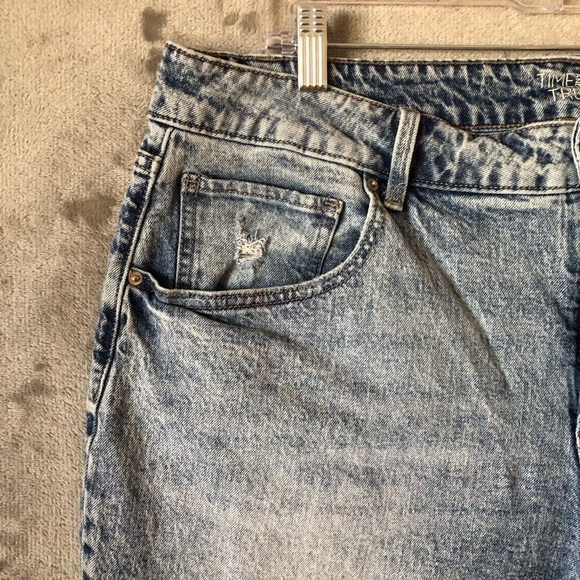 Time and Tru Women Mid-Rise Jeans Size 20 Light Wash Fringe Hem Distressed Plus - Picture 4 of 15